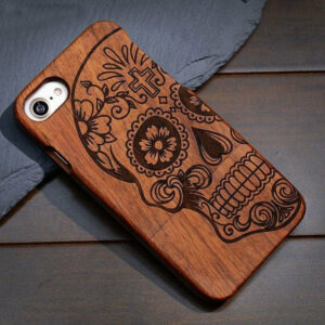 Coque iPhone 100% bois "Tête de mort"