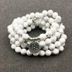 Bracelet ou collier Mâlâ "Lotus" en Howlite