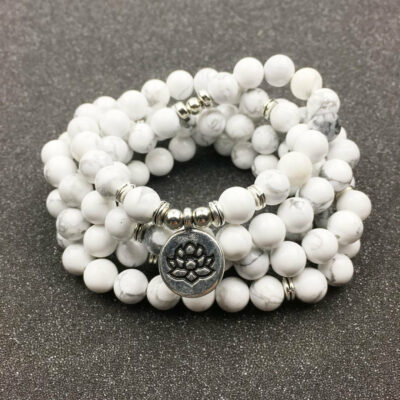 Bracelet ou collier Mâlâ "Lotus" en Howlite