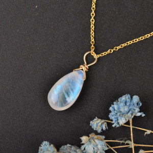 Collier en Or 14 Carats et Pendentif en Pierre de Lune Naturelle