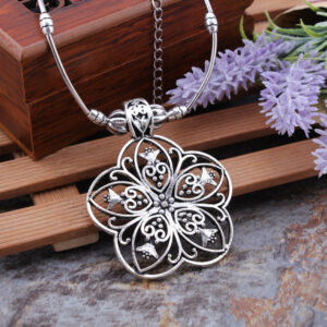 Collier Pendentif "Fleur Bohème"