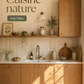 Cuisine moderne avec des matériaux naturels, idéale pour un intérieur cosy.