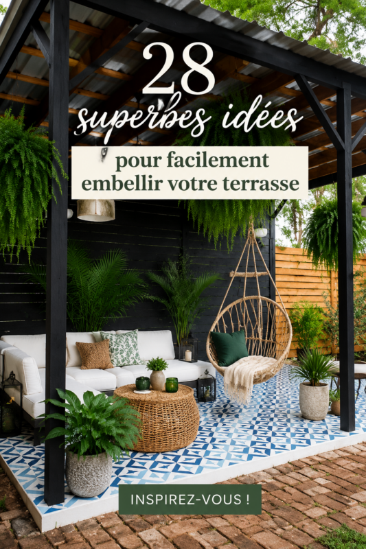 Une terrasse cosy décorée avec des plantes, mobilier confortable et éclairage chaleureux.