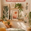 Une chambre cozy avec des œuvres d'art soigneusement accrochées au mur